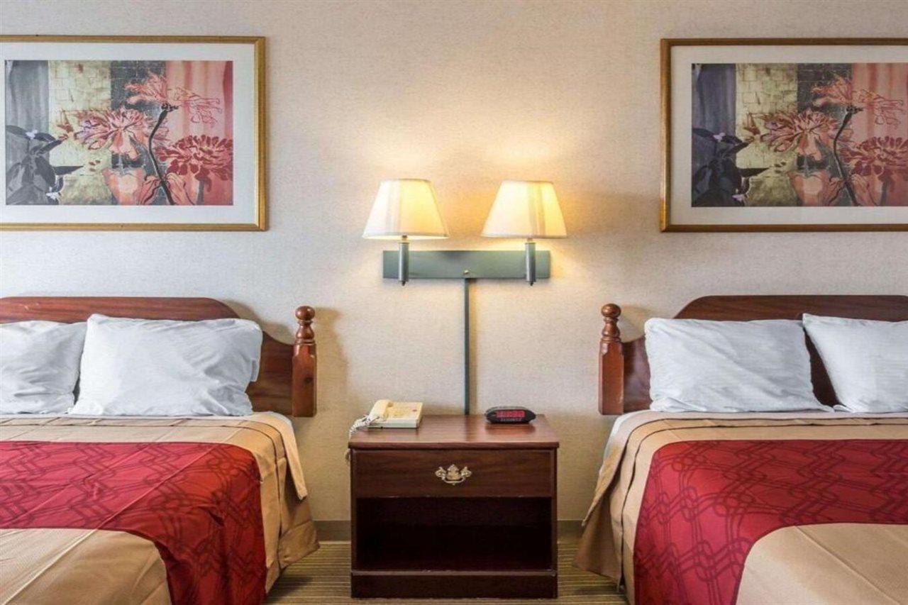Econo Lodge Calhoun Luaran gambar