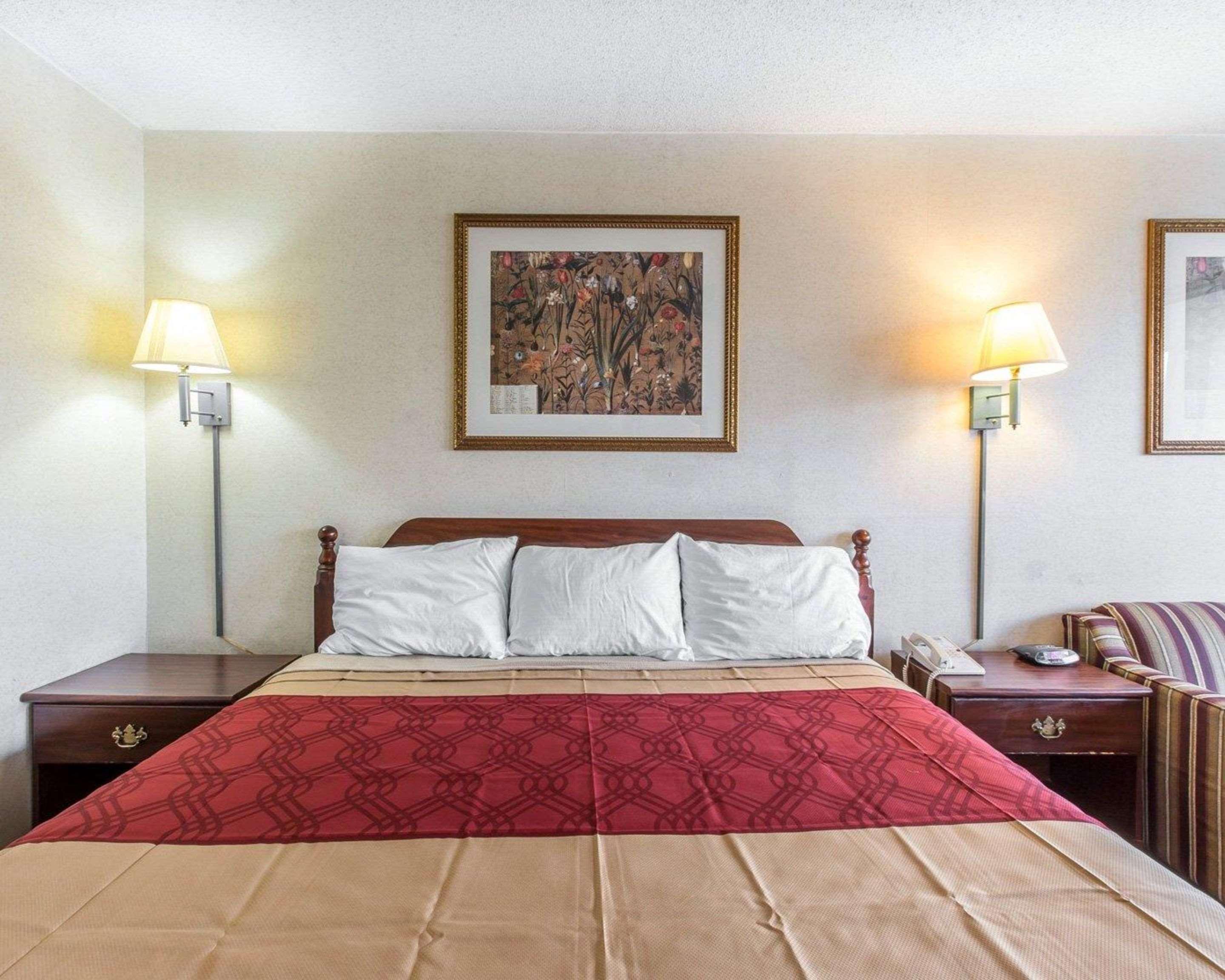 Econo Lodge Calhoun Luaran gambar