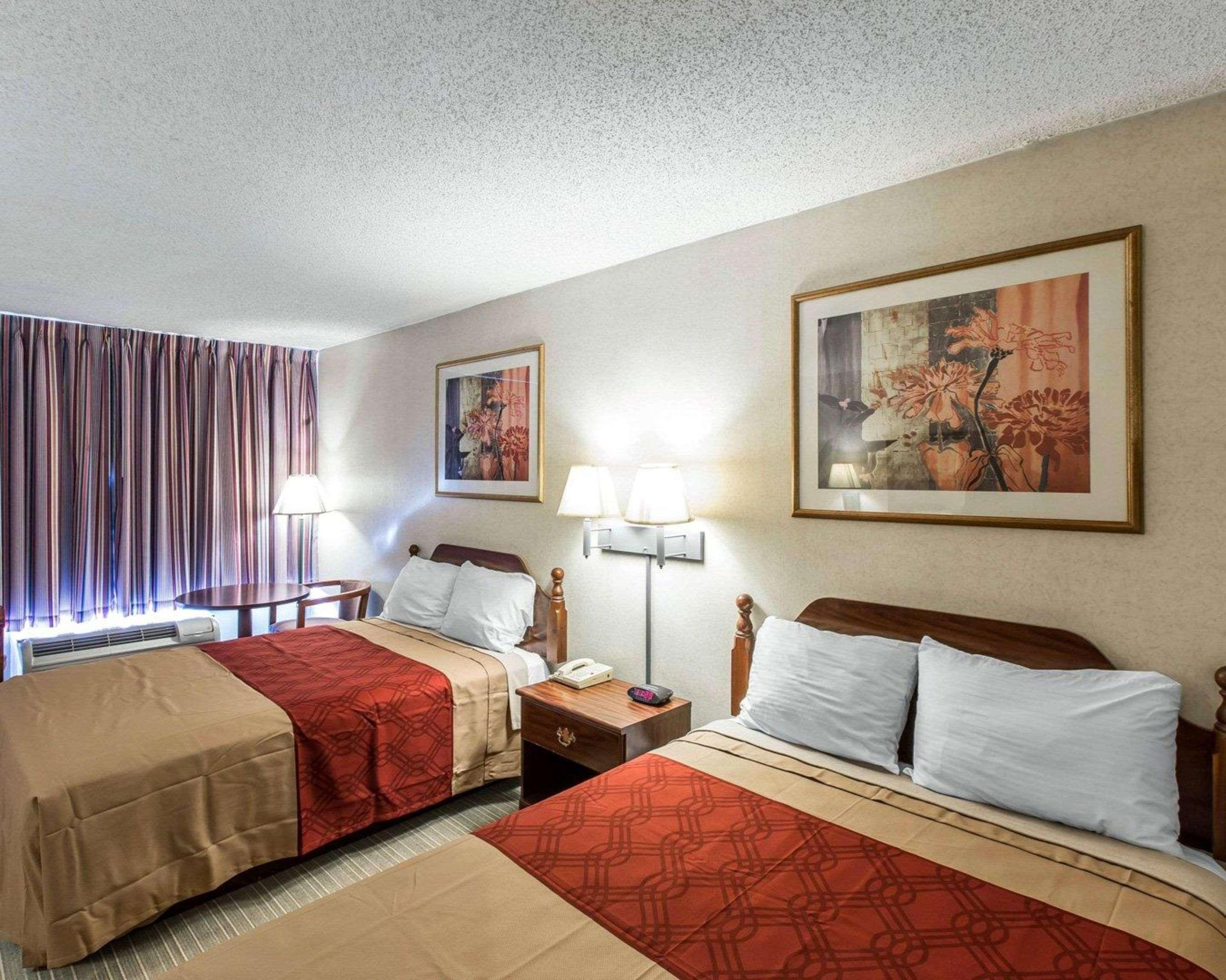 Econo Lodge Calhoun Luaran gambar